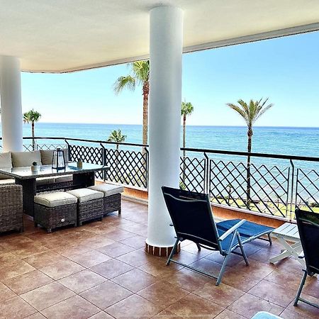 Mi Capricho 170 Beachfront Apartment Sitio de Calahonda Kültér fotó