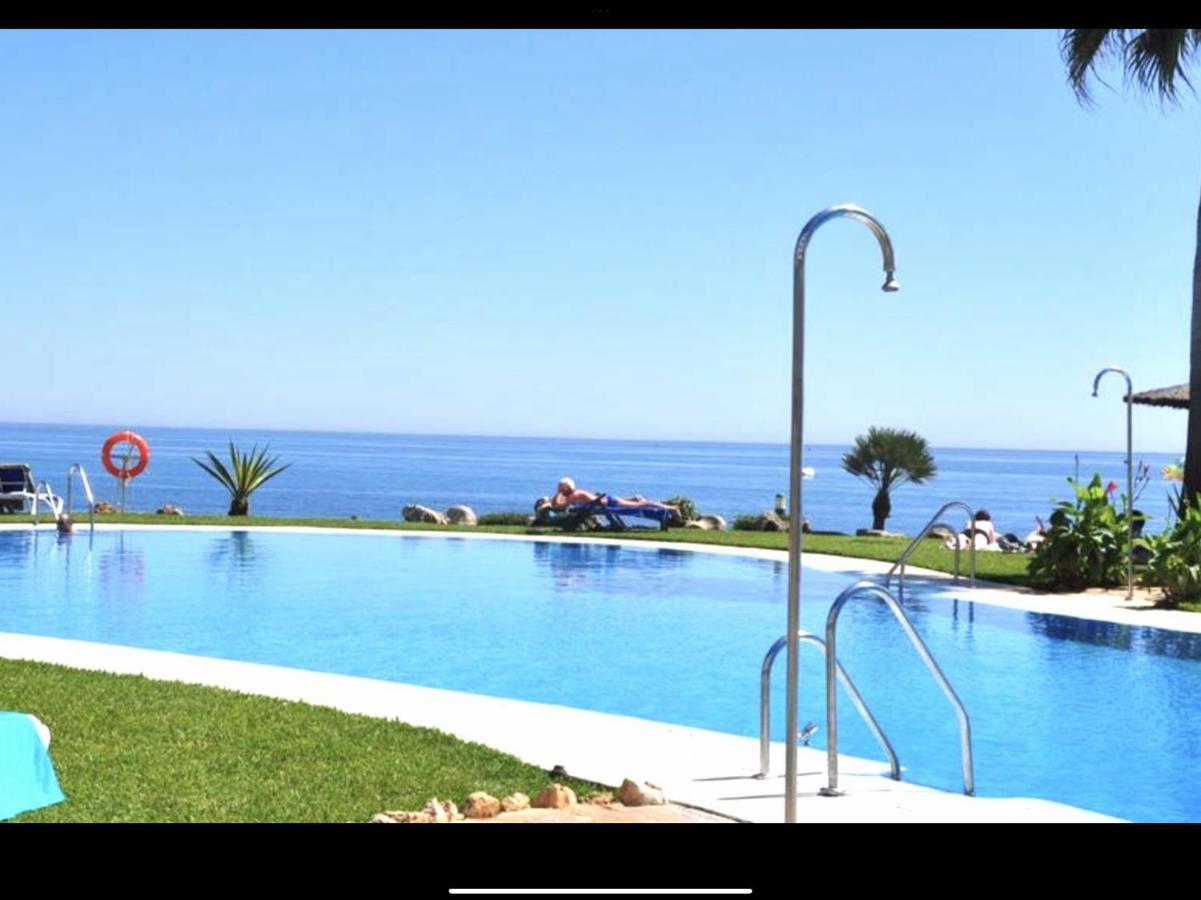 Mi Capricho 170 Beachfront Apartment Sitio de Calahonda Kültér fotó