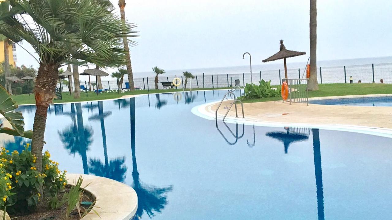 Mi Capricho 170 Beachfront Apartment Sitio de Calahonda Kültér fotó