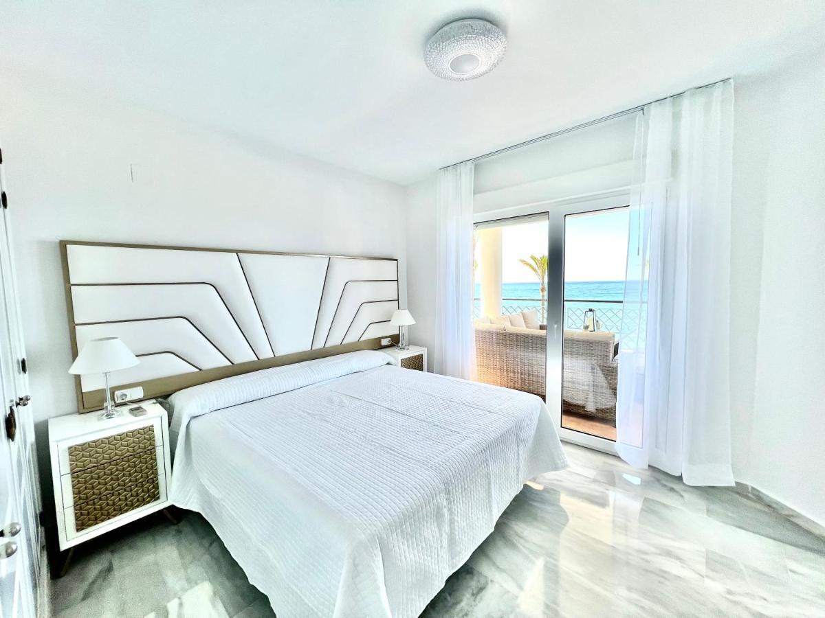 Mi Capricho 170 Beachfront Apartment Sitio de Calahonda Kültér fotó