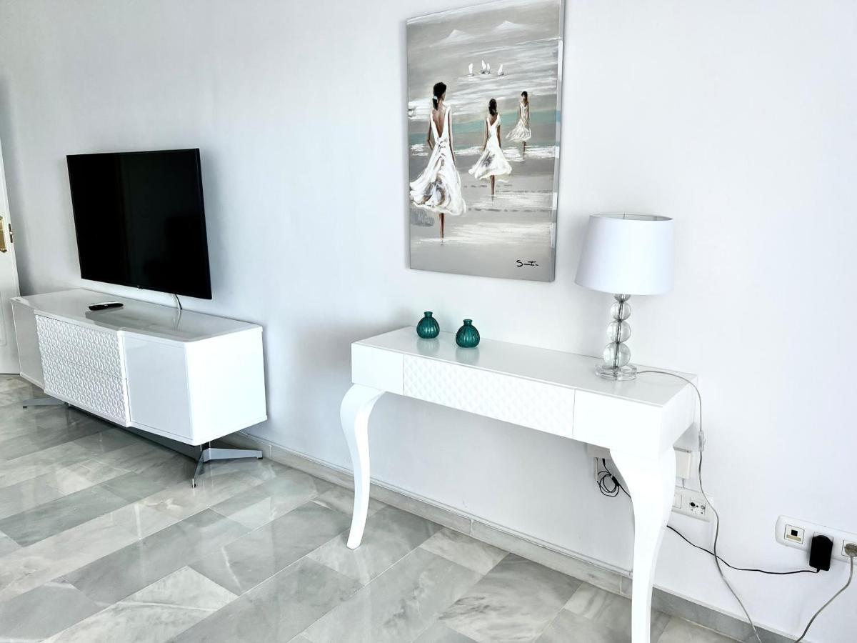 Mi Capricho 170 Beachfront Apartment Sitio de Calahonda Kültér fotó