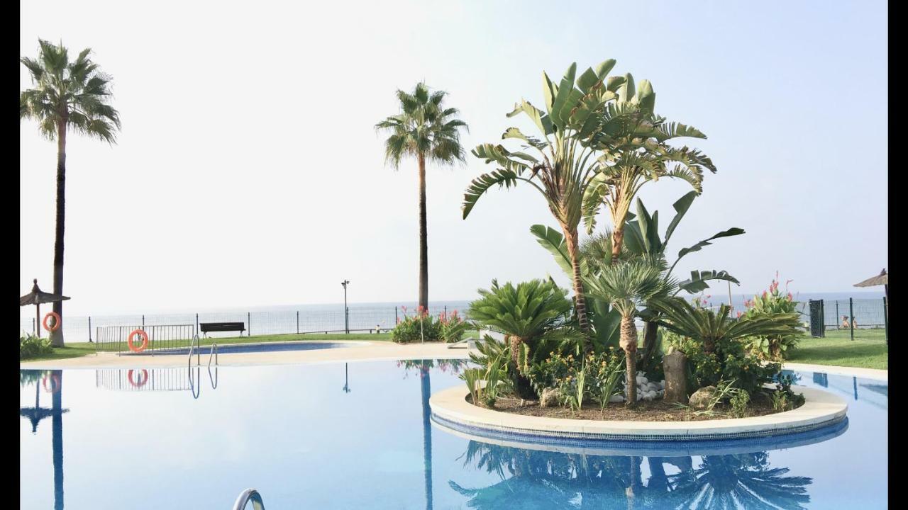 Mi Capricho 170 Beachfront Apartment Sitio de Calahonda Kültér fotó