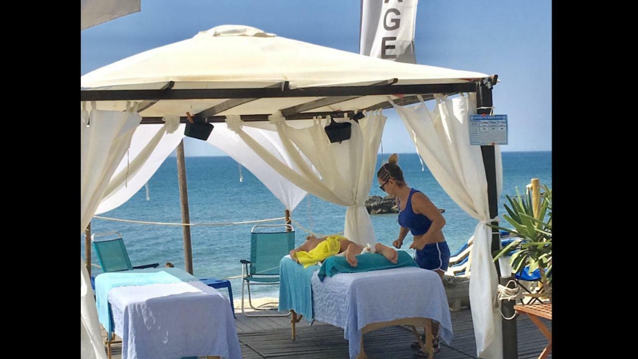 Mi Capricho 170 Beachfront Apartment Sitio de Calahonda Kültér fotó