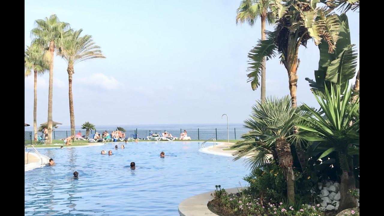 Mi Capricho 170 Beachfront Apartment Sitio de Calahonda Kültér fotó